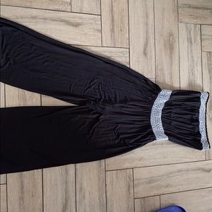 Black and white jumper